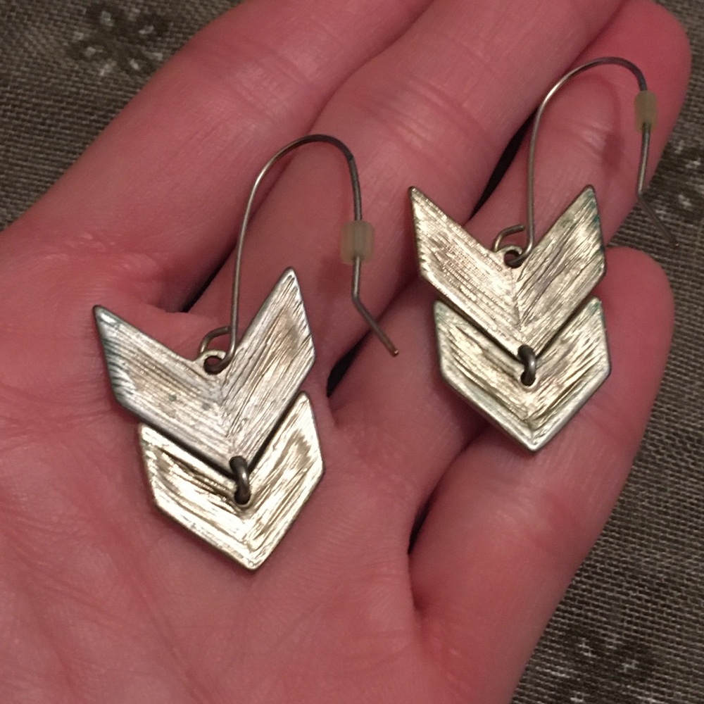 Vintage Arrow Dangle Hook Earrings - Picture 3 of 6